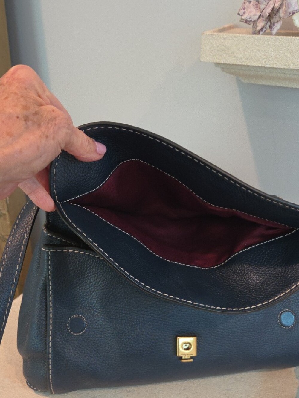 Marc Jacobs Navy Pebbled Leather Crossbody with Gold Hardware - Picture 6 of 6